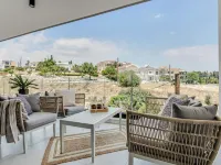 Sanders Elgio - Generous 2-Bdr. Apt. w/ Balcony