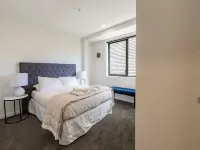 Beautiful 2Br Unit Next to Myers Park Zodiak Stays