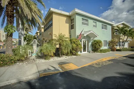 Barefoot Beach Resort