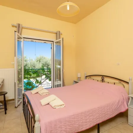 Villa Russa Alekos Large Private Pool Walk to Beach Sea Views Wifi Car Not Required - 2020