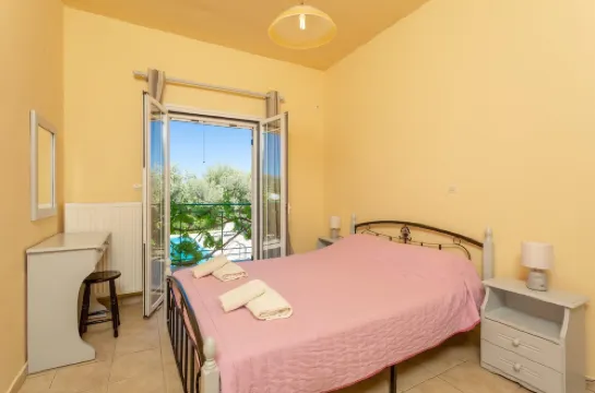 Villa Russa Alekos Large Private Pool Walk to Beach Sea Views Wifi Car Not Required - 2020