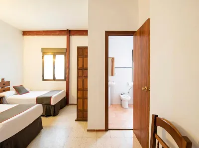 Hostal Santiago Hotels in Écija