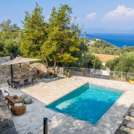 Serenity - Beautiful Newly Renovated Villa Close to Lakka
