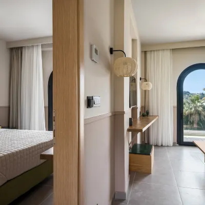 Loadstar Rooms & Suites Hotels near Archaeological Museum