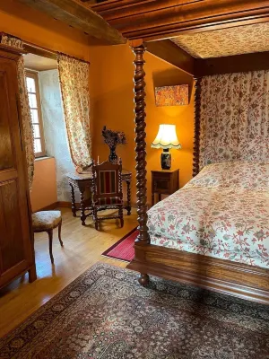 FAMILY HOME IN THE HEART OF TOWN Hotels in Saint-Gervais-d'Auvergne