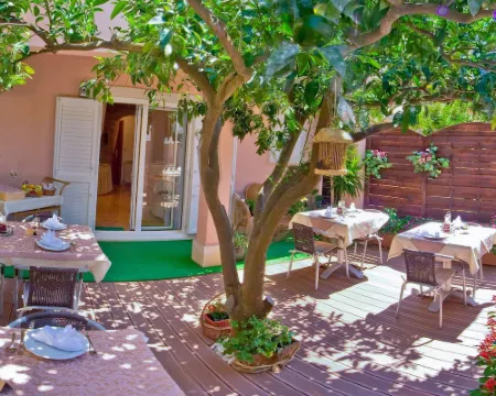 빌라 미데아 수페타르 호텔