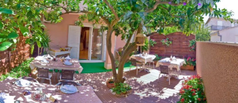 Villa Midea