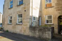 Sydney Wharf House Hotels near Solsbury Hill