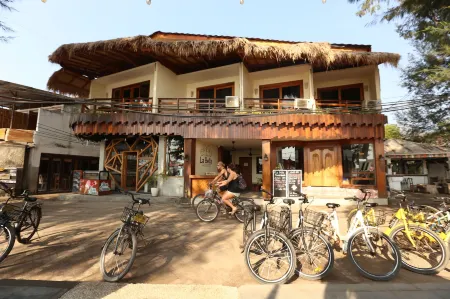 La Bella - Hotel Villa & Spa Отели рядом с достопримечательностью «Gili Trawangan Turtle Hatchery»