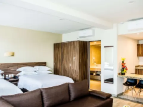 ホテル クラウン ビクトリア ケレタロのホテル