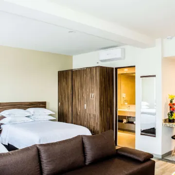 Crown Victoria Hotel