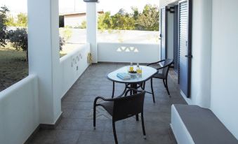Kallisti Studios & Apartments