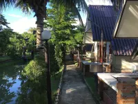 Panichat Resort Hotels near WAT PHRA THAT LAMPANGLUANG
