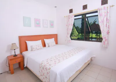 Villa ChavaMinerva Dima - Ciater Hôtels à : Sagalaherang