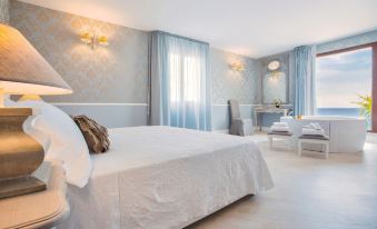Marina Holiday & Spa