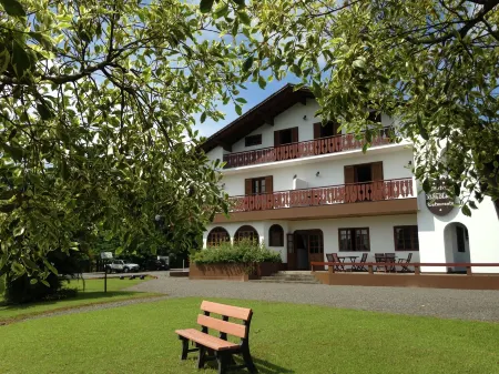 Hotel Bergblick Отели рядом с достопримечательностью «Vila Encantada»