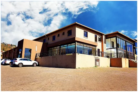 Eagle Nest Luxury Accommodation Отели рядом с достопримечательностью «Discovery Primary School Full Service School»