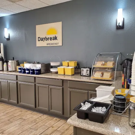 Days Inn by Wyndham Lawton