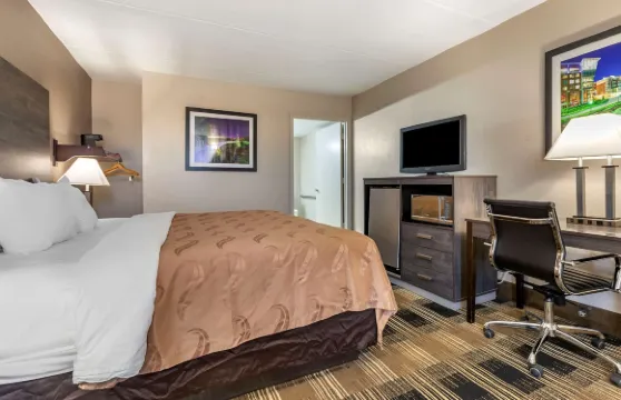 鄧肯斯帕坦堡西品質酒店