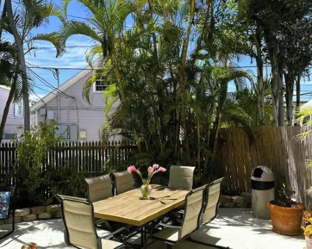 เฮรอนเฮาส์คอร์ท - สำหรับผู้ใหญ่เท่านั้น โรงแรมในคีย์เวสต์