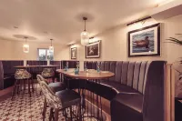 Longlands Inn & Cottages