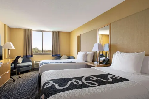 La Quinta Inn & Suites by Wyndham Sunrise Hôtels à : Weston