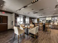 Revolution Hotel Hotels in Leduc