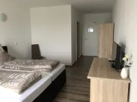 Stundenhotel Krieger Hotels in Buren