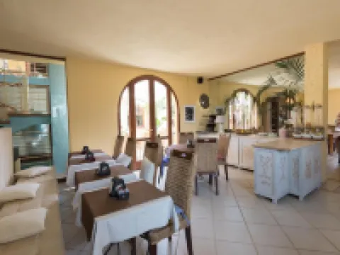 ヴィラ マダウ ホテル プーラのホテル