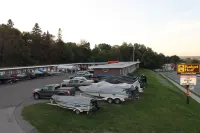 Budget Host Crestview Inn - Motels