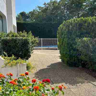 Kyriad Martigues Sud Hotel Exterior