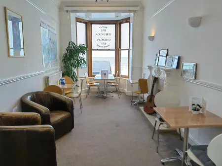 The Cardigan Bay Guest House Отели в г. Абериствит