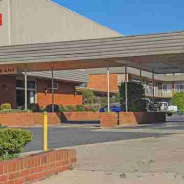 The Mid City Motor Lodge Hotel Exterior