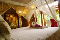 Meno Island Villas Hotels near Gili Islands