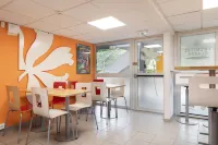 Premiere Classe la Ville du Bois Hotels in Saulx-les-Chartreux