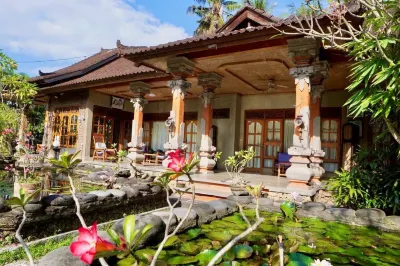 Narafa's Guest House Hotels near Warung GITA