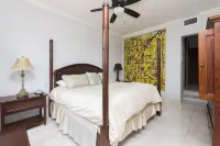 Exclusive Home on Golf Course at Reserva Conchal is Stunning Inside and Out Các khách sạn ở 