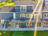 Peaceful Island Getaway, Port Susan Views with BBQ & Playroom Hotels in Camano