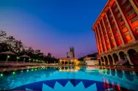 Ramoji Film City- Sitara Luxury Hotel - Pools