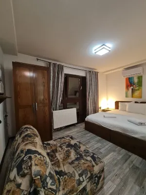 Guesthouse Hotel My Home Các khách sạn gần Xhamia e Emin Pashës