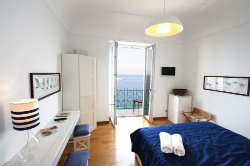 Capri Inn - Homestays