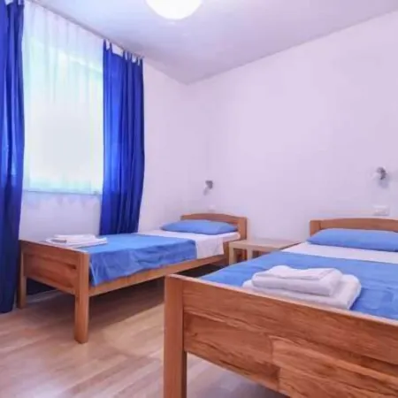 Apartments Dragica 927