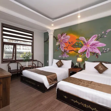 Jade Hotel