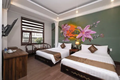 Jade Hotel