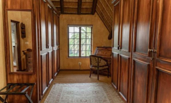 Hotel Nomad Belvedere Lodge - Housity
