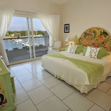 Hotel Boutique Marina Banderas Suites