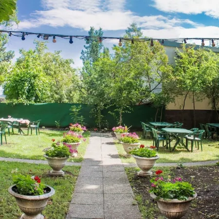 Garten- Und Kunsthotel Gabriel City Отели рядом с достопримечательностью «Автовокзал Эрдберг»