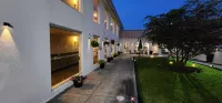 Super 8 by Wyndham Morton Grove/Chicago Hotels in Glenview