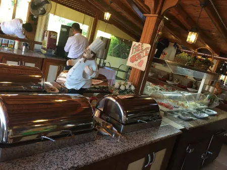 Asur Hotel & Aparts & Villas