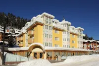 Alpen Suite Hotel Hotels in Palu